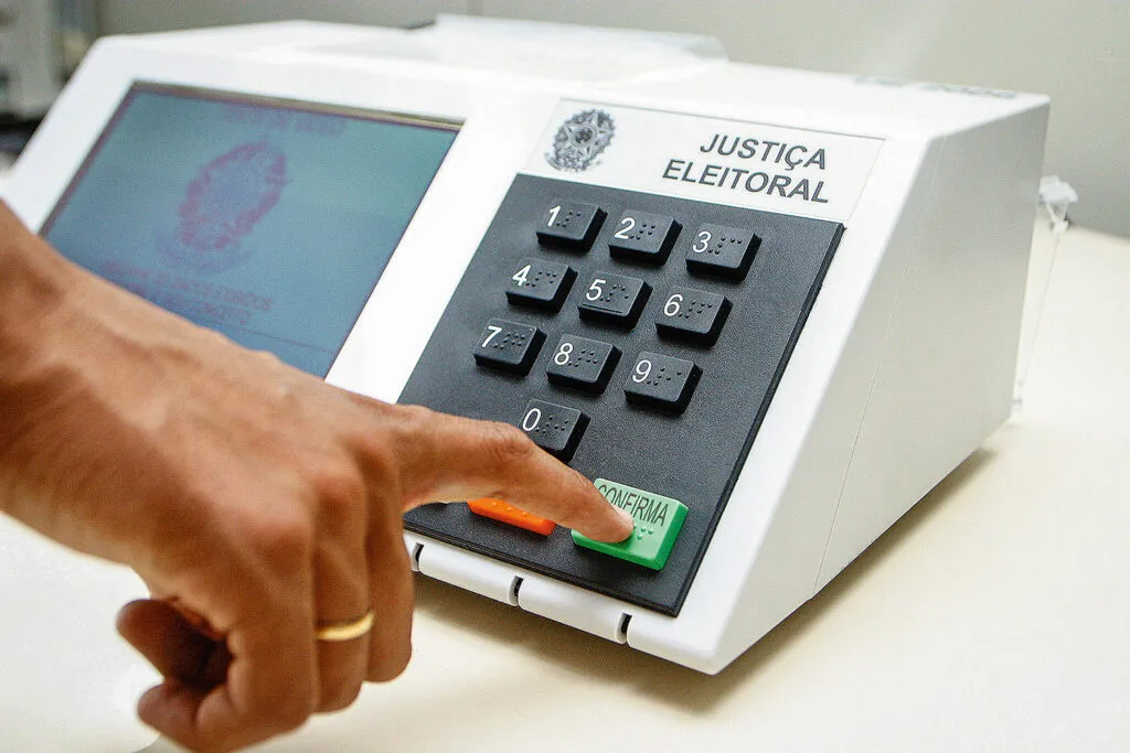 Justiça Eleitoral começa a convocar mesários para eleições de outubro